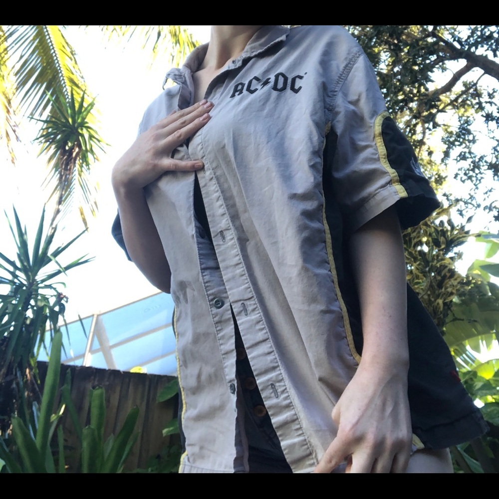Women’s-COPY - AC/DC Short Sleeve Work Shirt Button up size X- Large - Picture 3 of 4